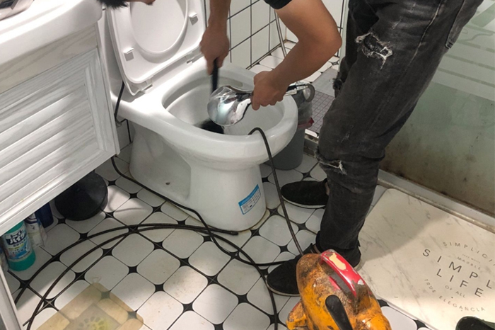 桐梓马桶堵塞自己疏通还是找师傅?专业上门服务让你省时更省心