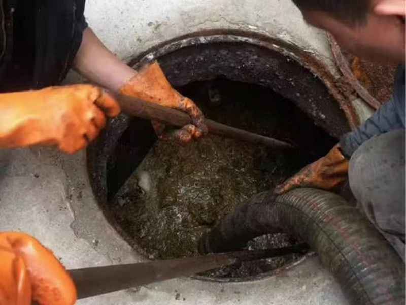 桐梓清理化粪池时如何避免沼气的危害?